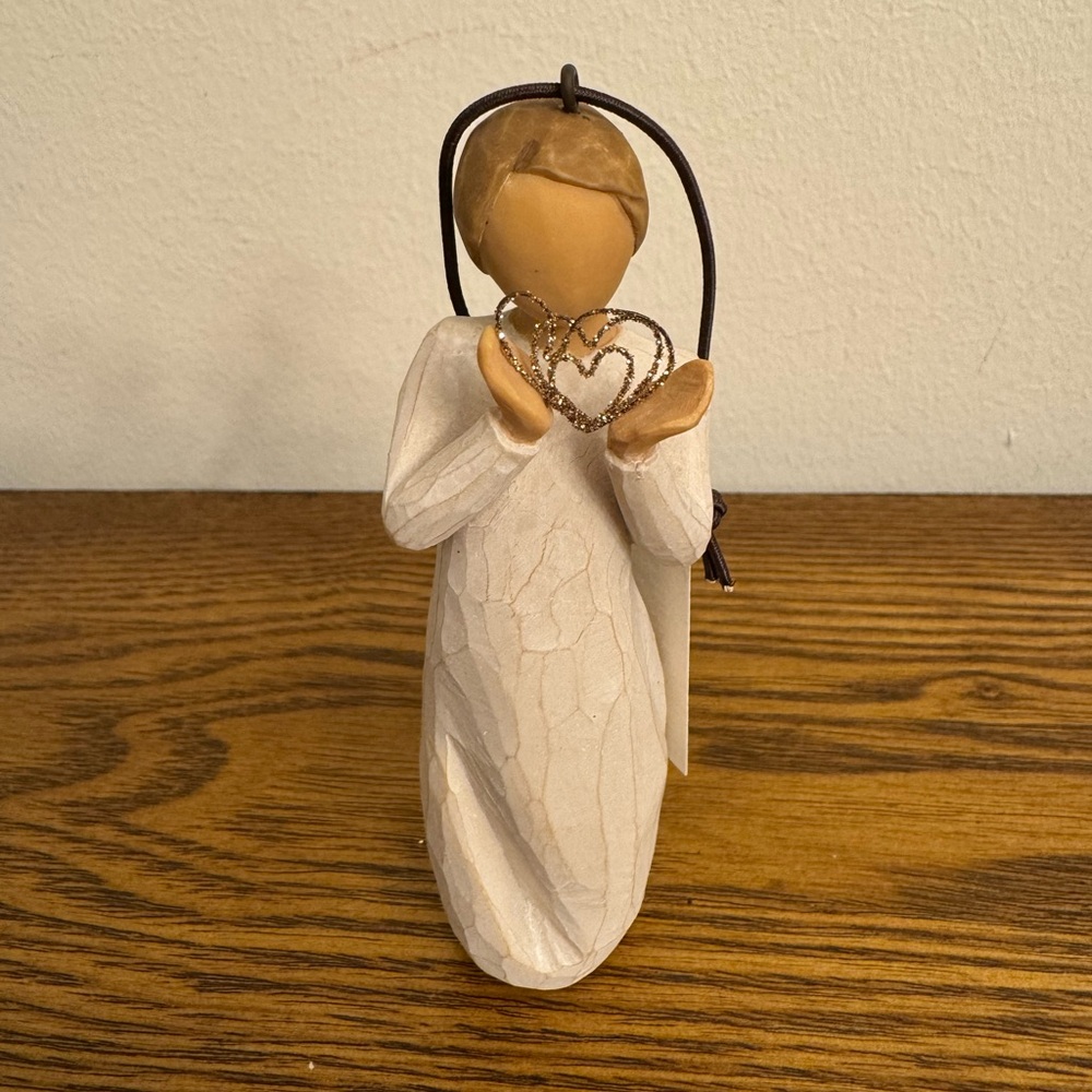NWT Willow Tree "Lots of Love" Susan Lordi Angel Ornament Figurine
